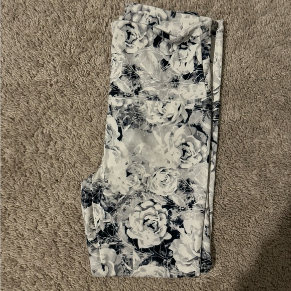 Floral Print Leggings - Picture 4 of 5